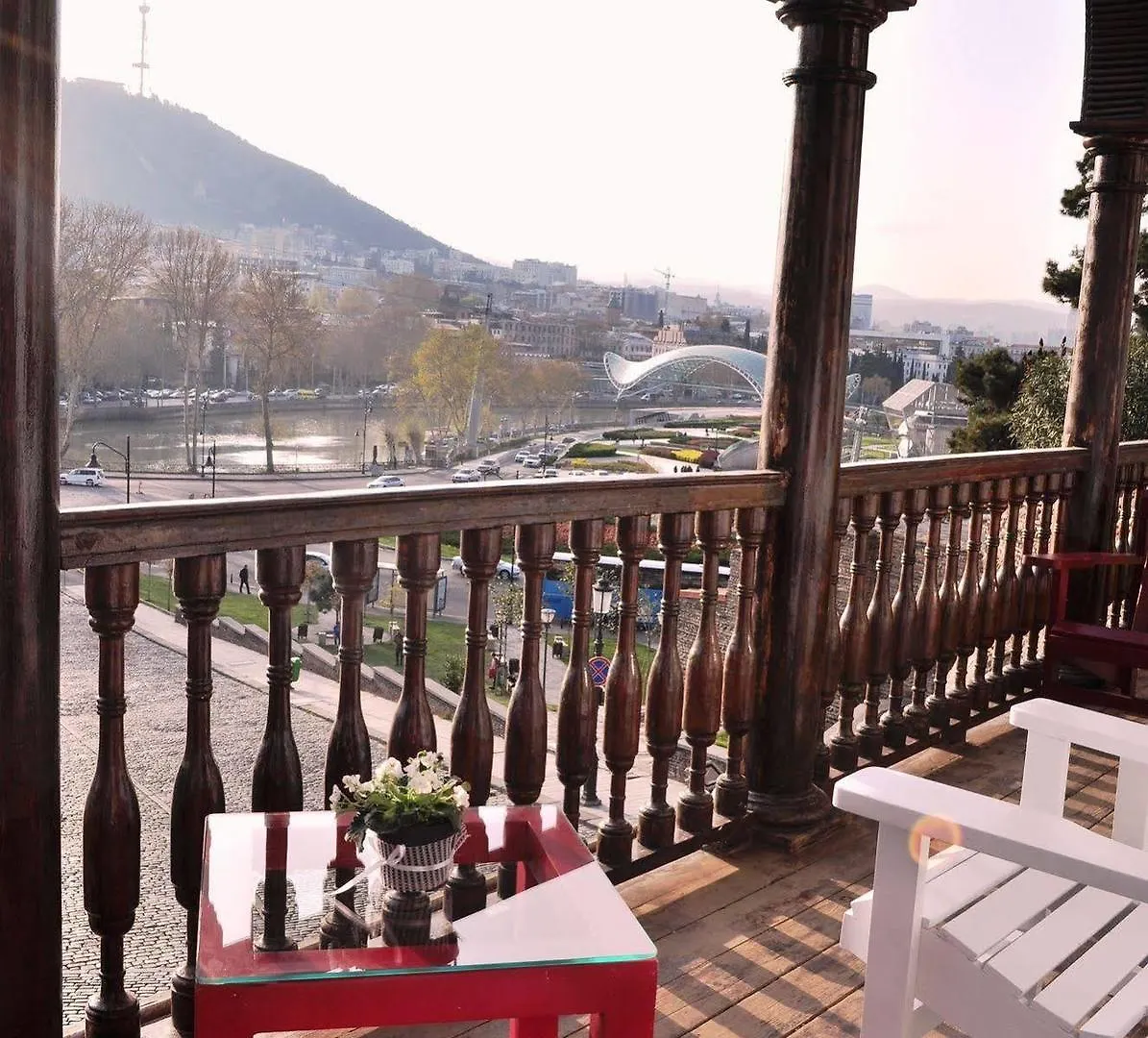Tiflis Metekhi Hotel 3*, ティビリシ グルジア